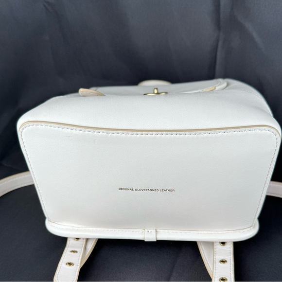 Coach Turnlock Backpack 3334 - Picture 11 of 16